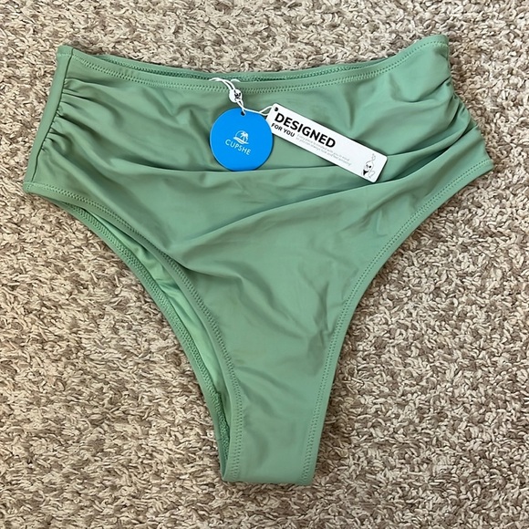 NWT Cupshe Sage Green Cheeky Regular Rise Bikini Bottoms - Size Medium - Picture 1 of 5